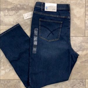 Bundle of 2 NWT 18W Straight Mid-Rise Jeans